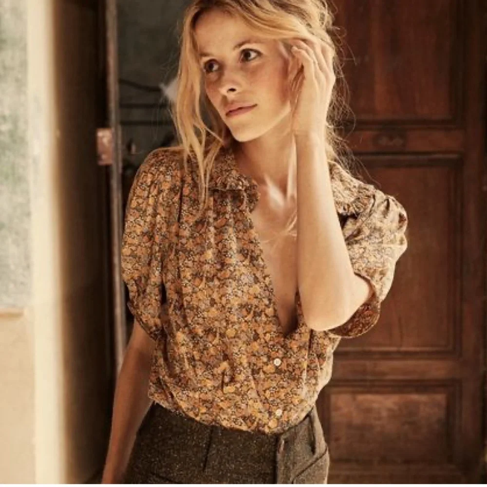 Doen Floral Puff-Sleeve Blouse in Mustard and Brown - Picture 2 of 9